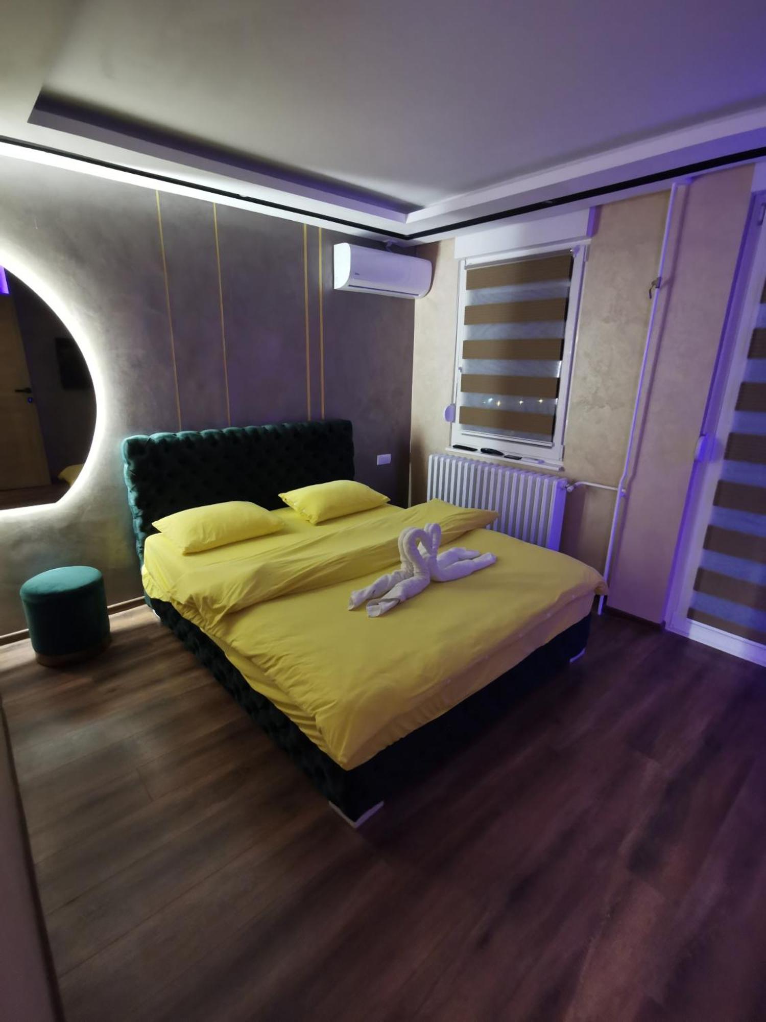 Princ Lux Spa With Free Parking โนวีซาด ภายนอก รูปภาพ